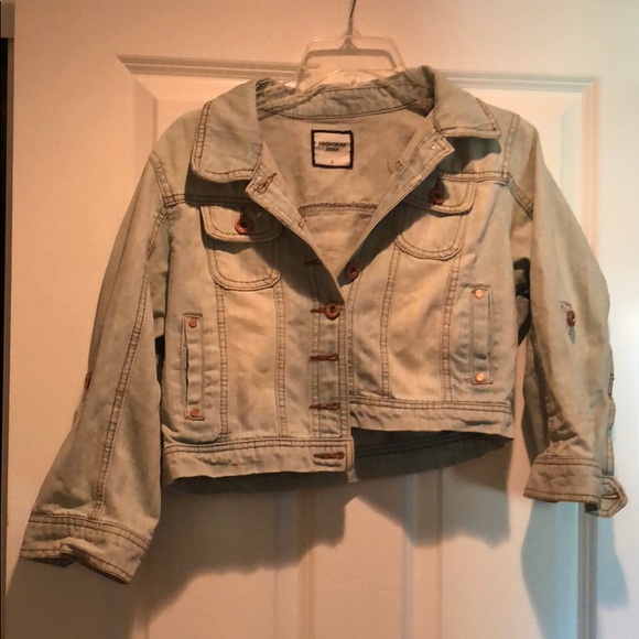 Jean jacket - Picture 1 of 2